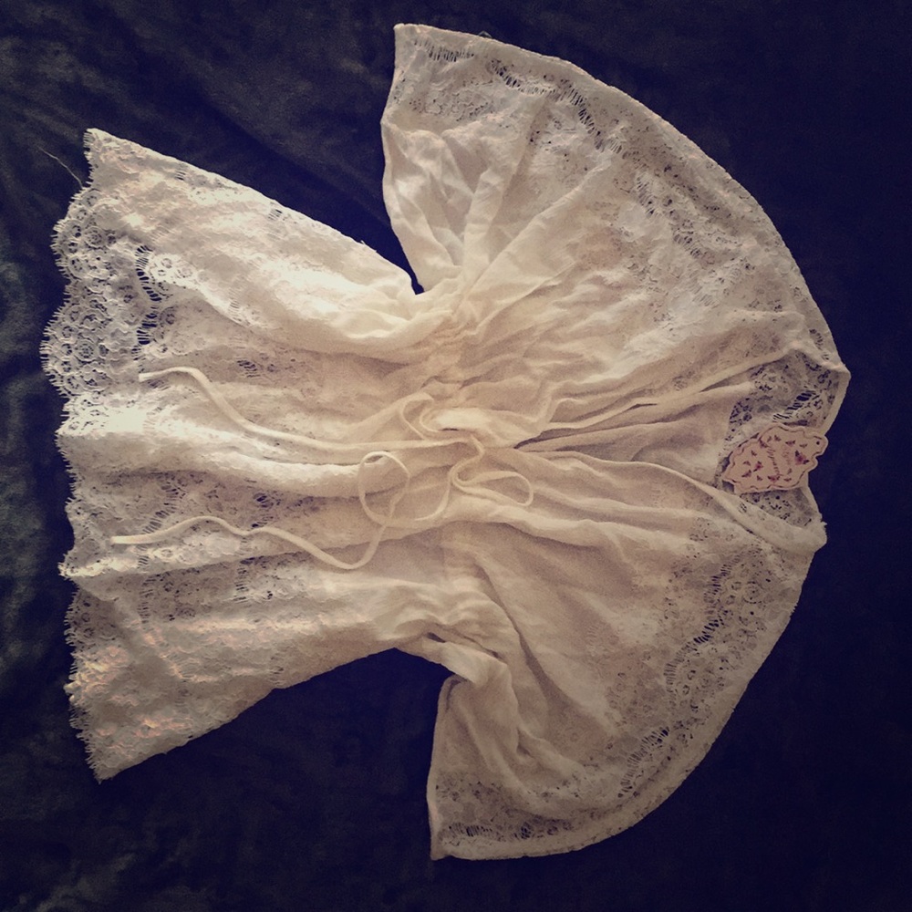 Beautiful lace poncho size Small